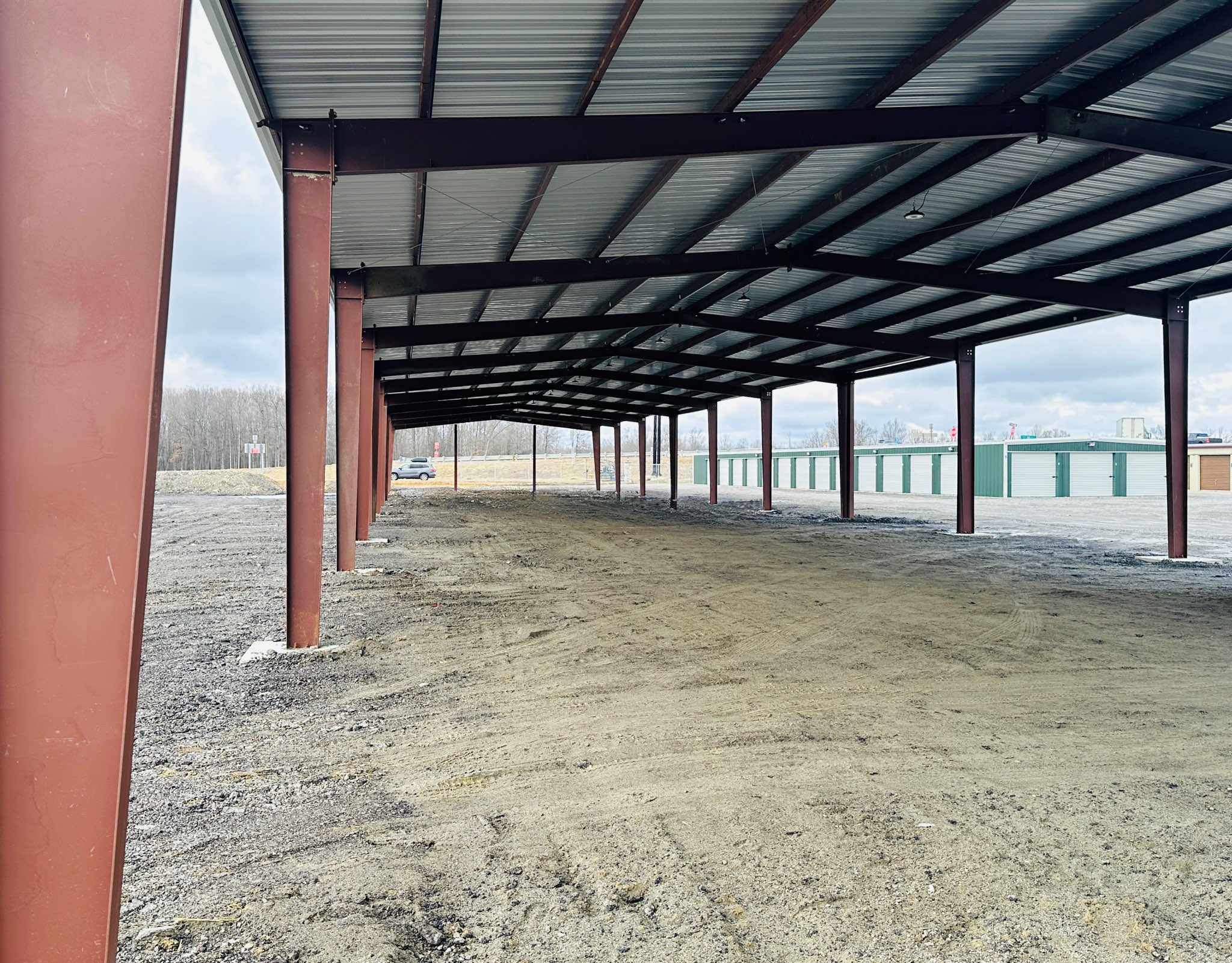 Outdoor covered parking in Diamond, OH